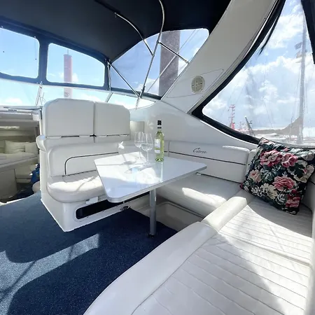Botel Yacht Costa Rei Cuxhaven